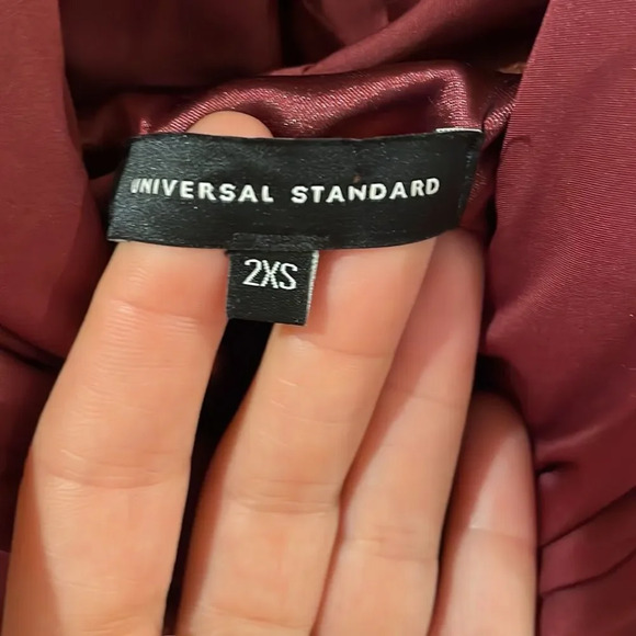 NWOT Universal Standard woman’s maroon puffer coat - Picture 7 of 13